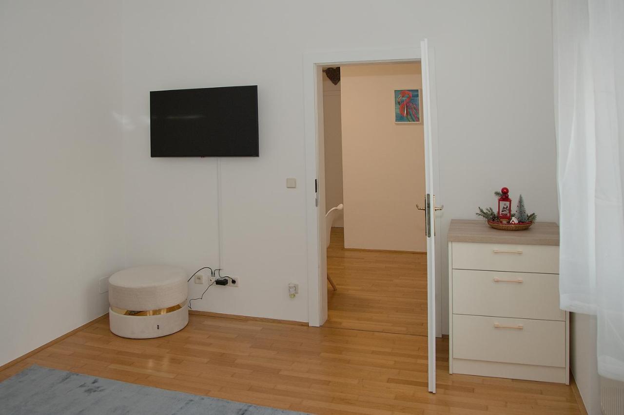 Blue Lotus Apartment *
