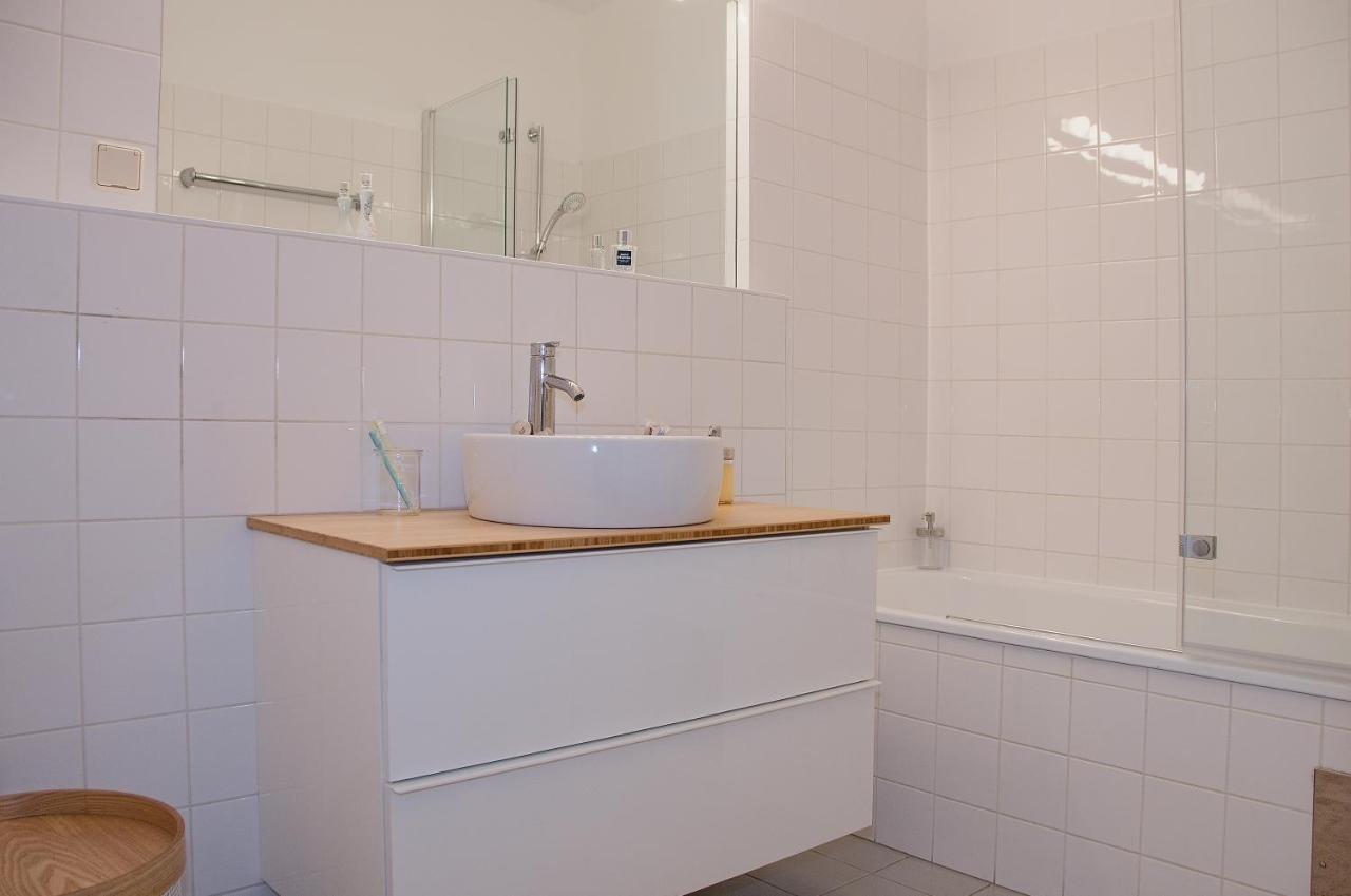 Blue Lotus Apartment *